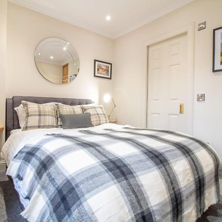 Luxury Royal Mile Apartment By The Castle - Sleeps 4 Edimburgo Exterior foto