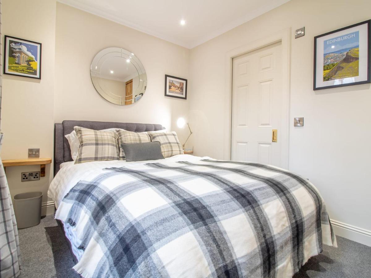 Luxury Royal Mile Apartment By The Castle - Sleeps 4 Edimburgo Exterior foto